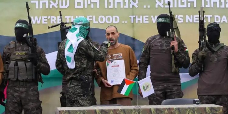 Hamás libera a tres rehenes israelíes en Gaza