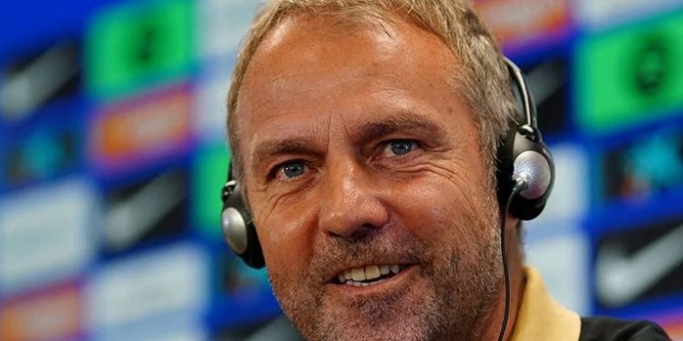 Hansi Flick, optimista antes de su debut: 'Estoy contento con la plantilla, confío en el club'