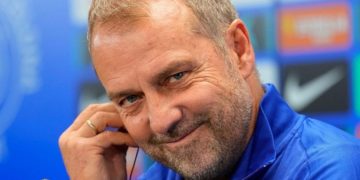 Hansi Flick, sobre los arbitrajes: 'Depende de nosotros, no quiero poner excusas'