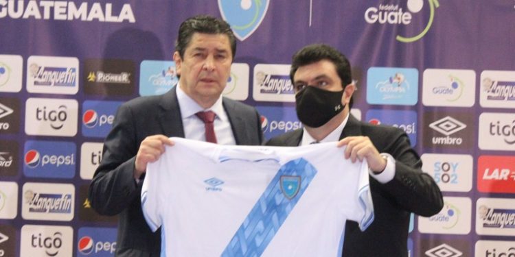 Hay buenos jugadores en Guatemala y hemos estado viendo en Estados Unidos a jugadores que tengan raíces guatemaltecas