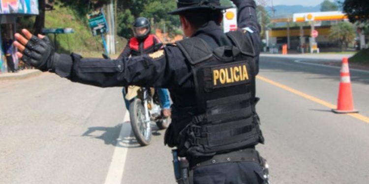 Hay “ratas vivas” dentro de la policía, dice el ministro de gobernación