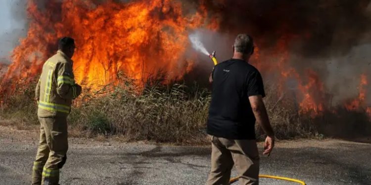 Hezbolá ataca a Israel tras la muerte de un comandante