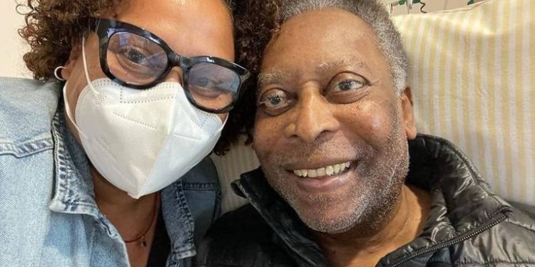 Hija de Pelé desmiente agravamiento de salud del rey