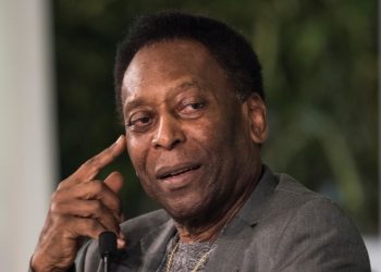 Hijas de Pelé dicen que fue ingresado por una infección por covid-19: No está en riesgo