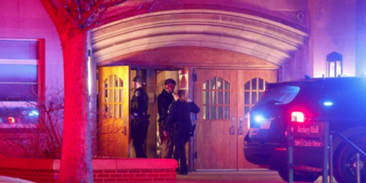 Hombre armado mata a 3 en universidad de Michigan y quita la vida