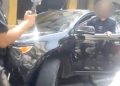 Hombre enfurecido arremete contra manifestantes de la marcha 8M