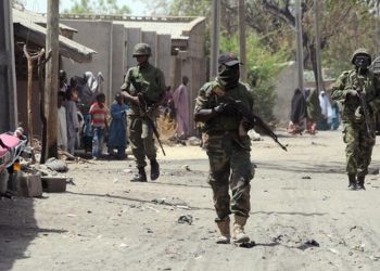 Hombres armados secuestran a más de 150 estudiantes en Nigeria