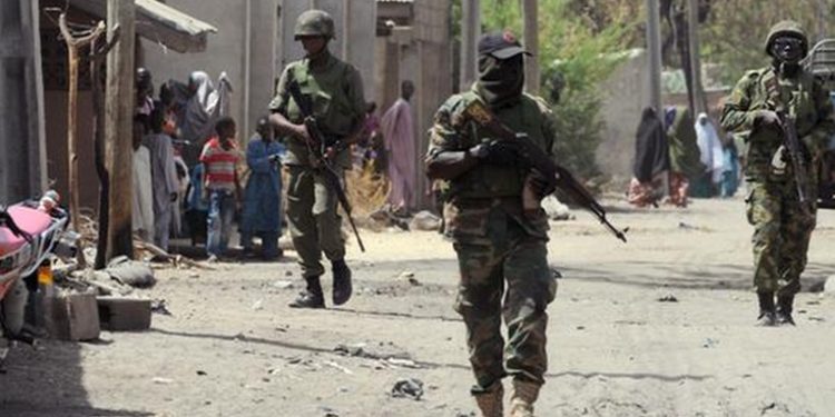 Hombres armados secuestran a más de 150 estudiantes en Nigeria