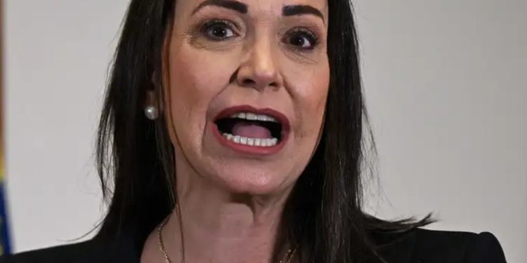 Hombres armados vandalizan oficinas de María Corina Machado