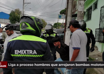 Hombres que fueron capturados por arrojar bombas molotov en centros de votación son ligados a proceso