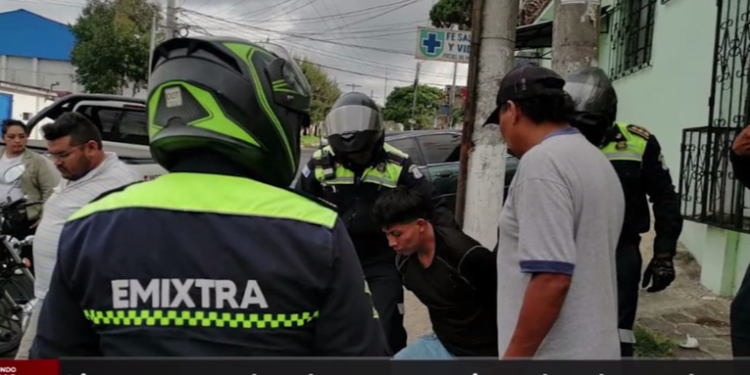 Hombres que fueron capturados por arrojar bombas molotov en centros de votación son ligados a proceso