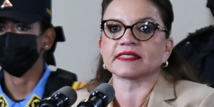 Honduras da por terminado tratado de extradición con EE.UU.