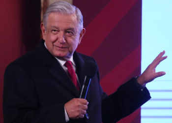 Hospitalizan a López Obrador para una revisión médica de rutina.
