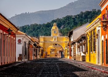 Hoy se cumplen dos años desde el primer toque de queda a causa del COVID-19