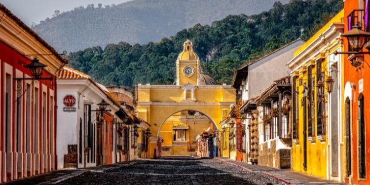 Hoy se cumplen dos años desde el primer toque de queda a causa del COVID-19