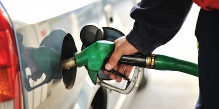 Hoy terminan subsidios vigentes a precios de los combustibles, mañana la población volverá pagar precios altos