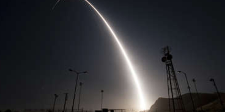 Huele a Guerra Frí­a: China denuncia el chantaje nuclear de EE.UU.