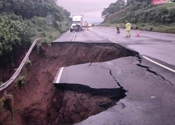 Hundimiento en la ruta al Pacífico cierra totalmente el paso hacia Ciudad de Guatemala