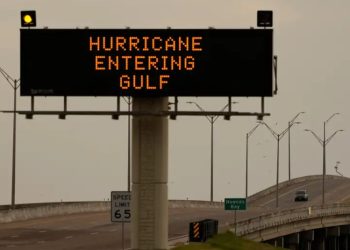 Huracán Beryl entra en Texas: lluvias, marejadas y apagones