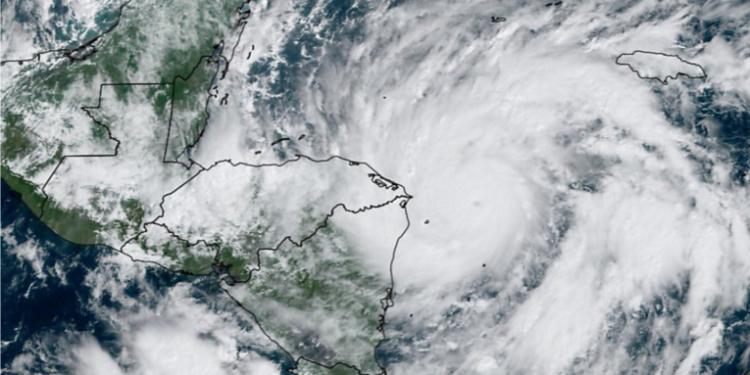 Huracán Eta se convierte en categorí­a 4