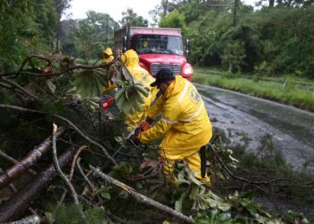 Huracán Julia deja al menos 19 muertos a su paso por Centroamérica