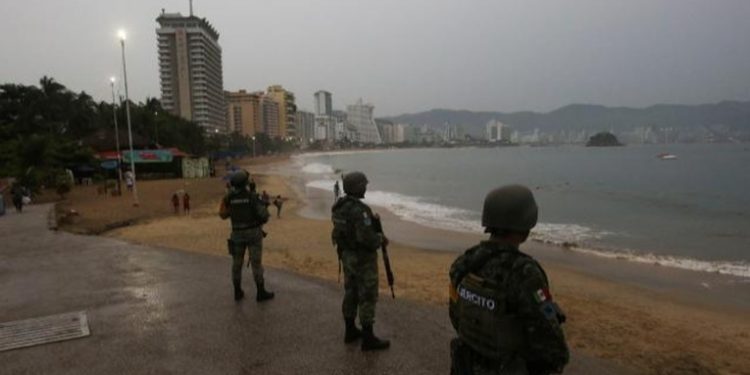 Huracán Otis se degrada a categoría 4 después de tocar tierra en Acapulco, México