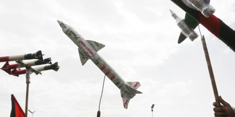 Hutíes atacan el mayor aeropuerto de Israel