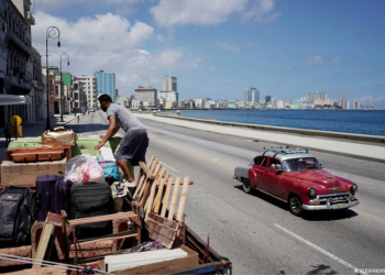 Ian se convierte en huracán de categorí­a 1 al acercarse a Cuba