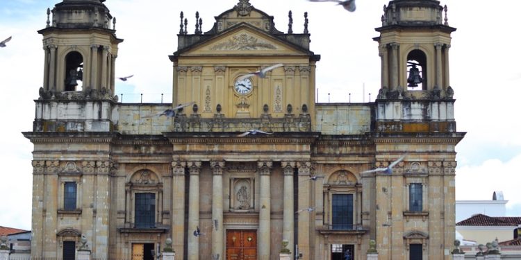 Iglesias Católicas celebran miércoles de ceniza dando inicio a la cuaresma