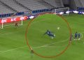 Impresionante gol de Mbappé en una práctica de Francia que celebra y deja atónitos a todos