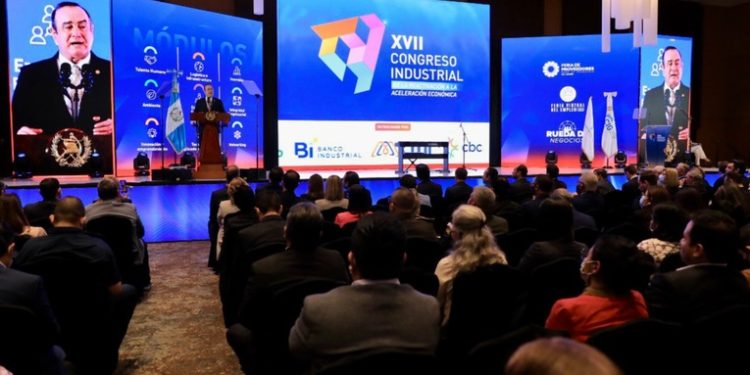 Inauguran la décimo séptima edición del Congreso Industrial de Guatemala