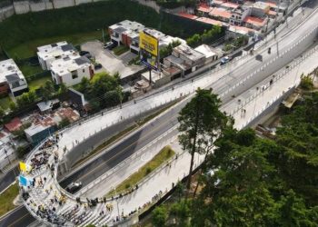 Inauguran paso a desnivel en Santa Catarina Pinula