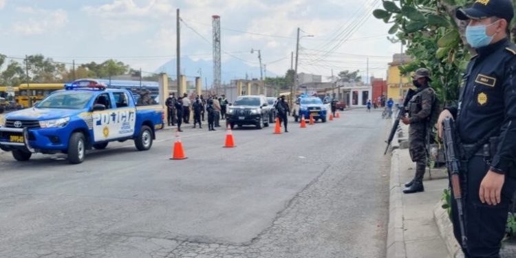 Incautados más de 700 mil quetzales en Operativos de Allanamiento en Villa Nueva y Amatitlán