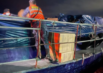 Incautan 1 mil 46 cajas con cigarros de contrabando en Puerto Barrios, Izabal