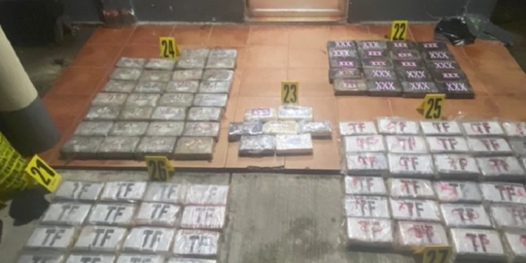 Incautan 144 paquetes con cocaí­na tras fuerte enfrentamiento armado