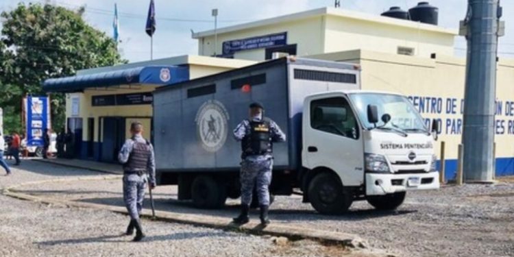 Incautan medio millón de quetzales en cárcel Renovación Uno