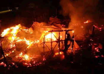Incendian un centro de eventos en protesta por la condena a 4 mapuches presos en Chile