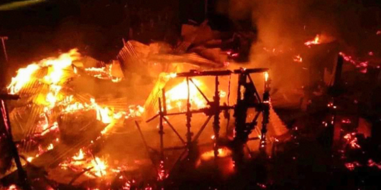 Incendian un centro de eventos en protesta por la condena a 4 mapuches presos en Chile
