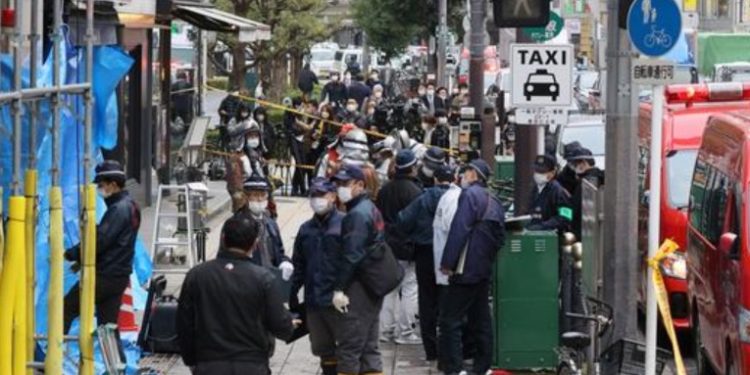 Incendio deja al menos 24 muertos en un edificio en Japón