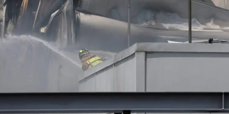 Incendio en fábrica de Corea del Sur: al menos 20 muertos