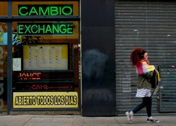 Incertidumbre, temores y cautela: el impacto de la crisis económica en Argentina
