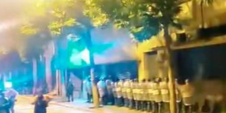 Incidente en las afueras del Congreso desata denuncias y debate de seguridad