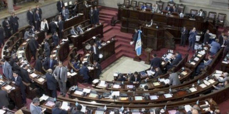 Incluyen en agenda legislativa discusión de iniciativa para subsidios al diésel y Energía Eléctrica