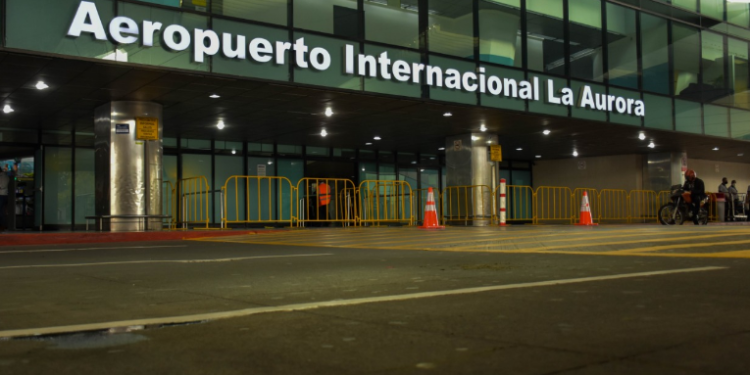 Incrementa la venta de boletos aéreos en Guatemala para vacaciones de medio año.