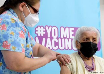 Incrementan guatemaltecos en centros de vacunación por dosis de refuerzo