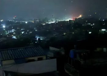 India bombardea supuestas bases terroristas en Pakistán