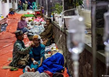 Indonesia busca sobrevientes de terremoto que dejó 268 muertos