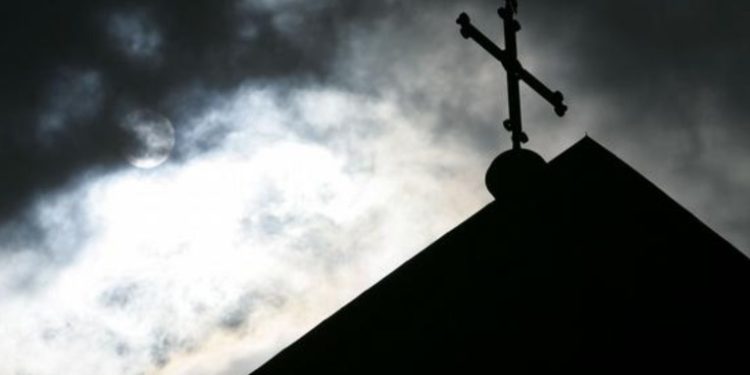 Informe confirma más de 216.000 menores ví­ctimas de abusos sexuales en la Iglesia católica francesa