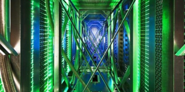 Ingeniero de Google afirma que programa de inteligencia artificial reacciona con -sentimientos-