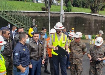 Ingenieros del Comando Sur de los Estados Unidos supervisan hundimiento en Villa Nueva